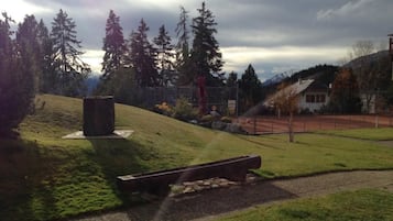 Standard Studio, Pool Access, Garden View | Garden view