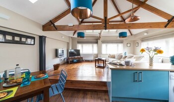 Unique Apartments - Queen Street