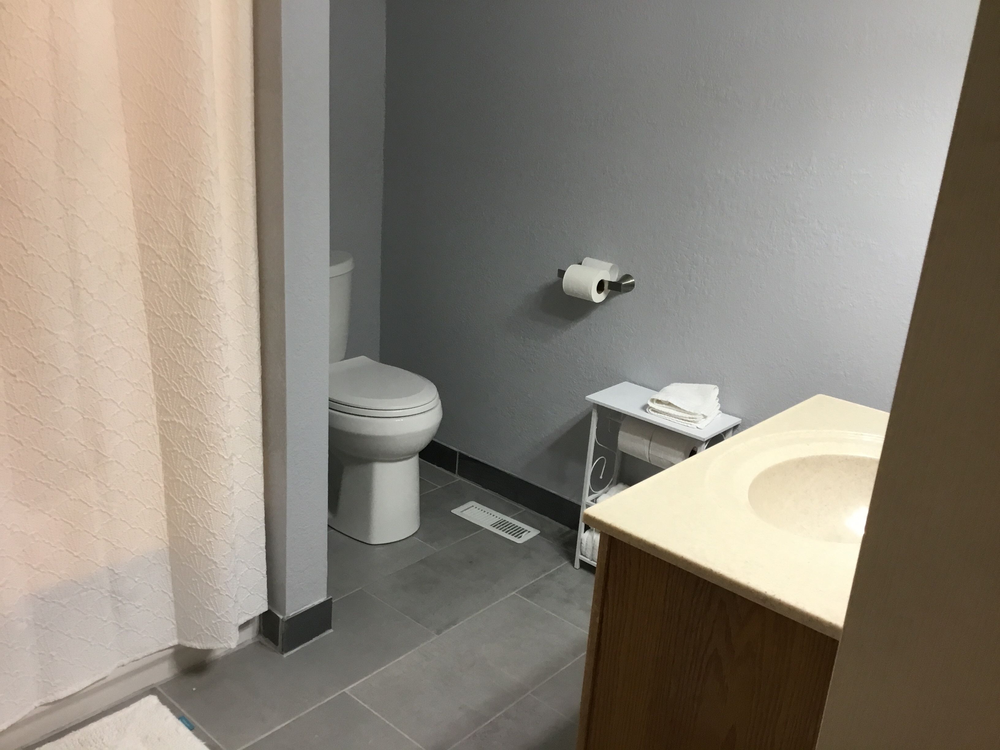 All American Cabin with plenty of parking