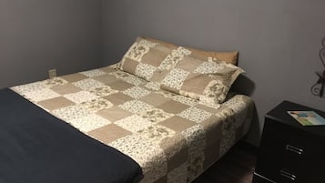 2 bedrooms, desk, iron/ironing board, free WiFi