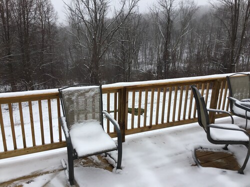 All American Cabin with plenty of parking, handicap friendly