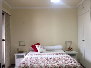 2 quartos, ferros/tábuas de passar roupa, Wi-Fi de cortesia