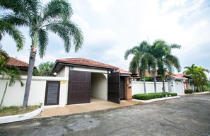Exterior - Fully large Private Pool Villa Pattaya (Muang Pattaya)