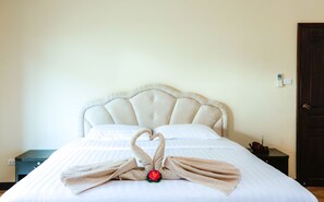2 bedrooms, in-room safe, soundproofing, iron/ironing board