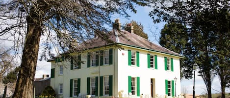 Fachada da propriedade