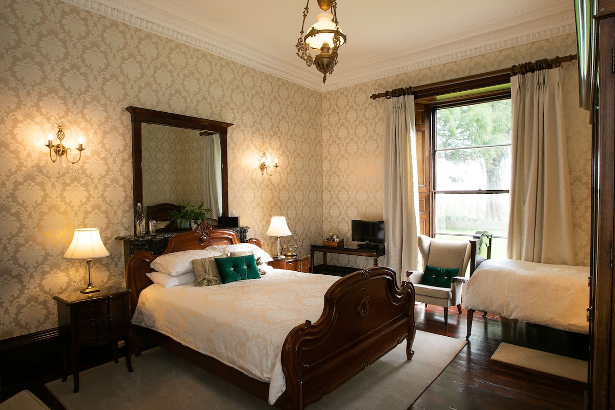 Large Double or Twin Room- Ground Floor