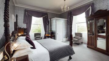 Super King Room | Iron/ironing board, free WiFi, bed sheets