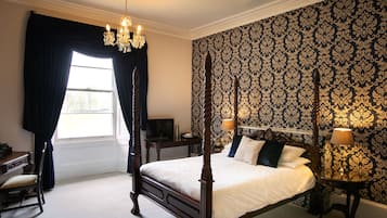 ๋๋ธ๋ฃธ (Four Poster Bed) | ๋ค๋ฆฌ๋ฏธ/๋ค๋ฆฌ๋ฏธํ, ๋ฌด๋ฃ WiFi, ์นจ๋ ์ํธ