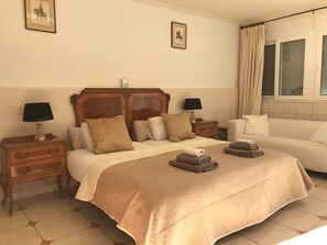 Blackout curtains, soundproofing, cots/infant beds, free WiFi