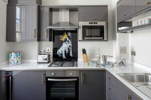 Fridge, microwave, espresso maker, coffee/tea maker