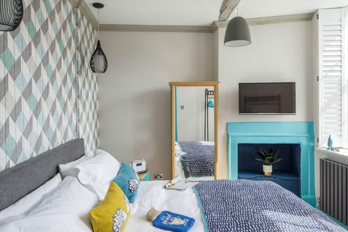 2 habitaciones, ropa de cama de alta calidad y escritorio