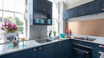 Fridge, microwave, coffee/tea maker, electric kettle