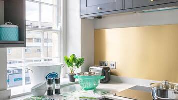 Fridge, microwave, coffee/tea maker, electric kettle