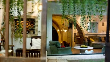 Coin salon dans le hall