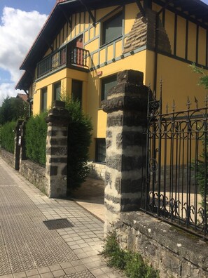 Property grounds - Hotel Restaurante Aldama (Amurrio)