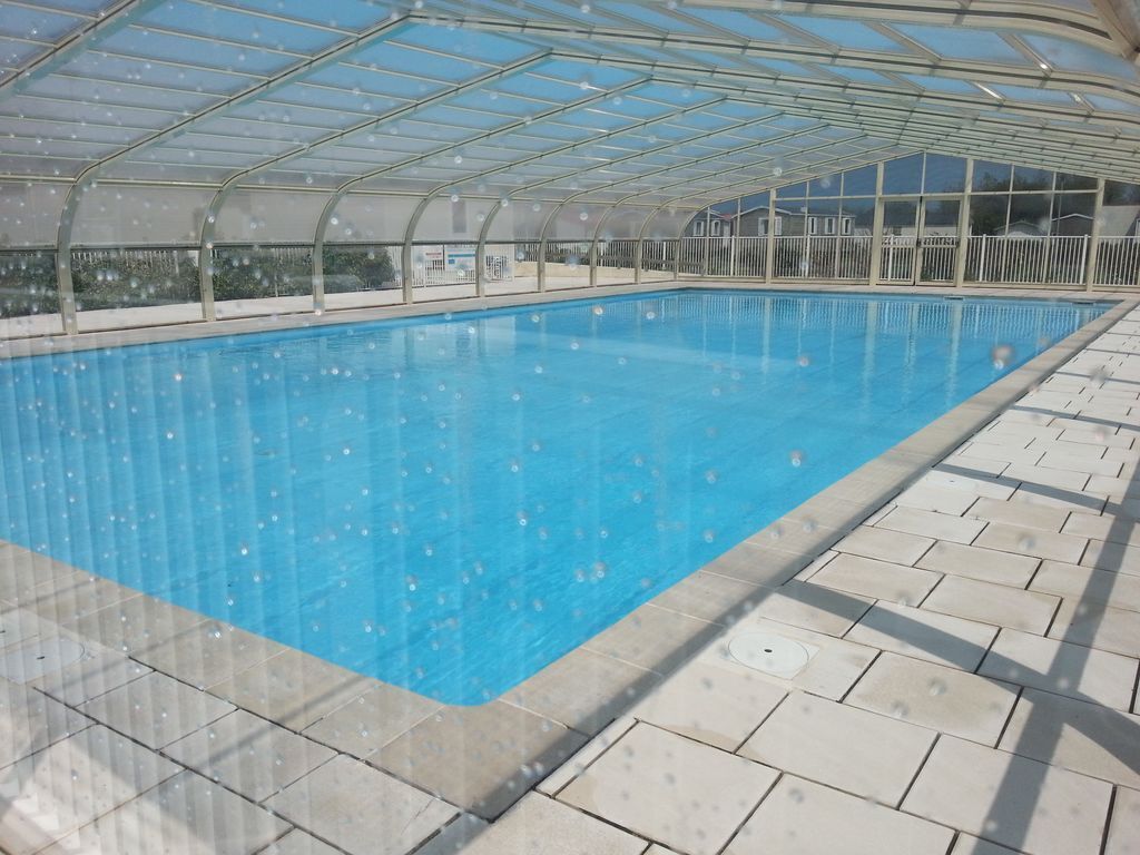 Piscine couverte, piscine extérieure