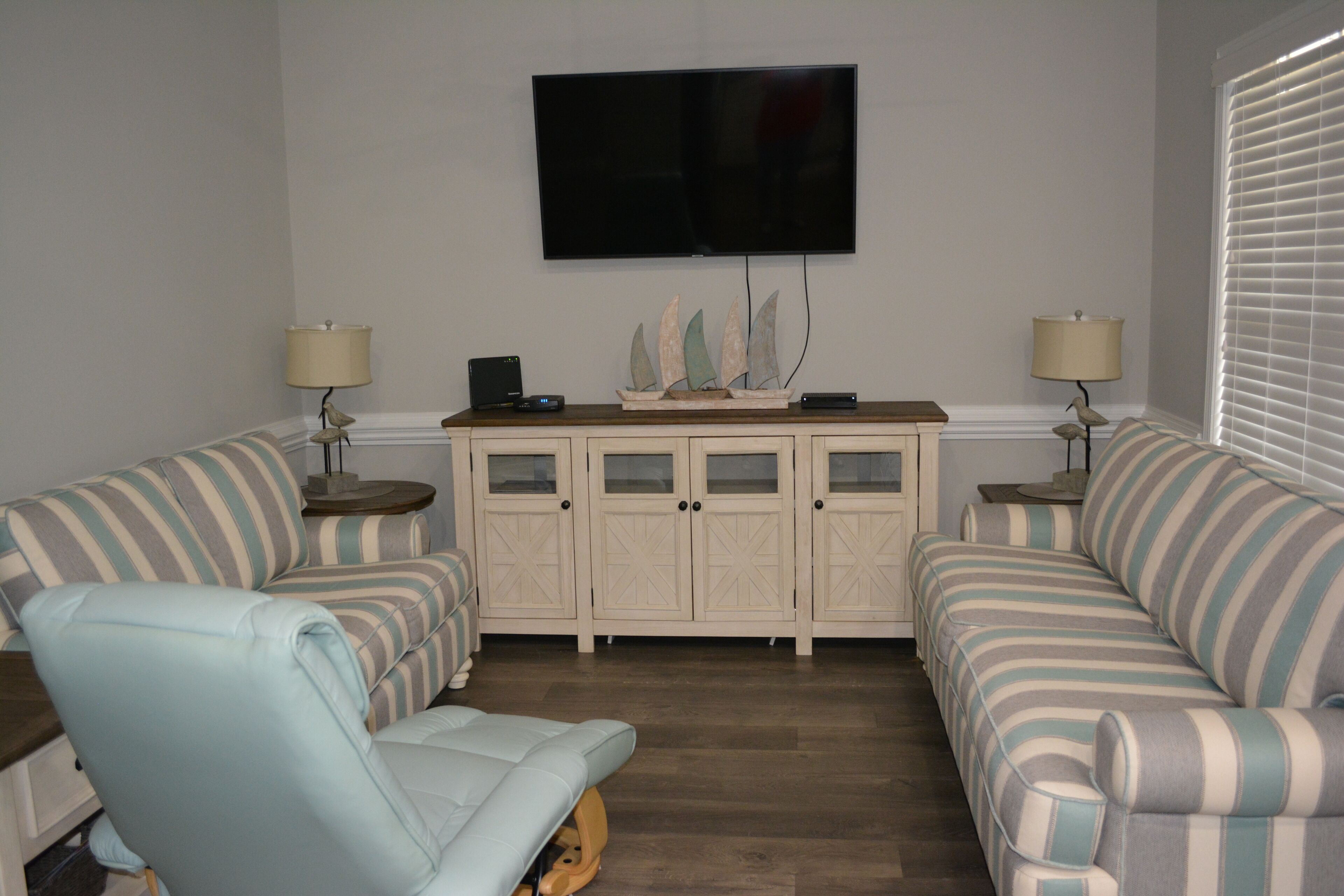 Beautiful home, Great location!