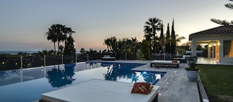 Exclusive 5star sea view villa Elviria