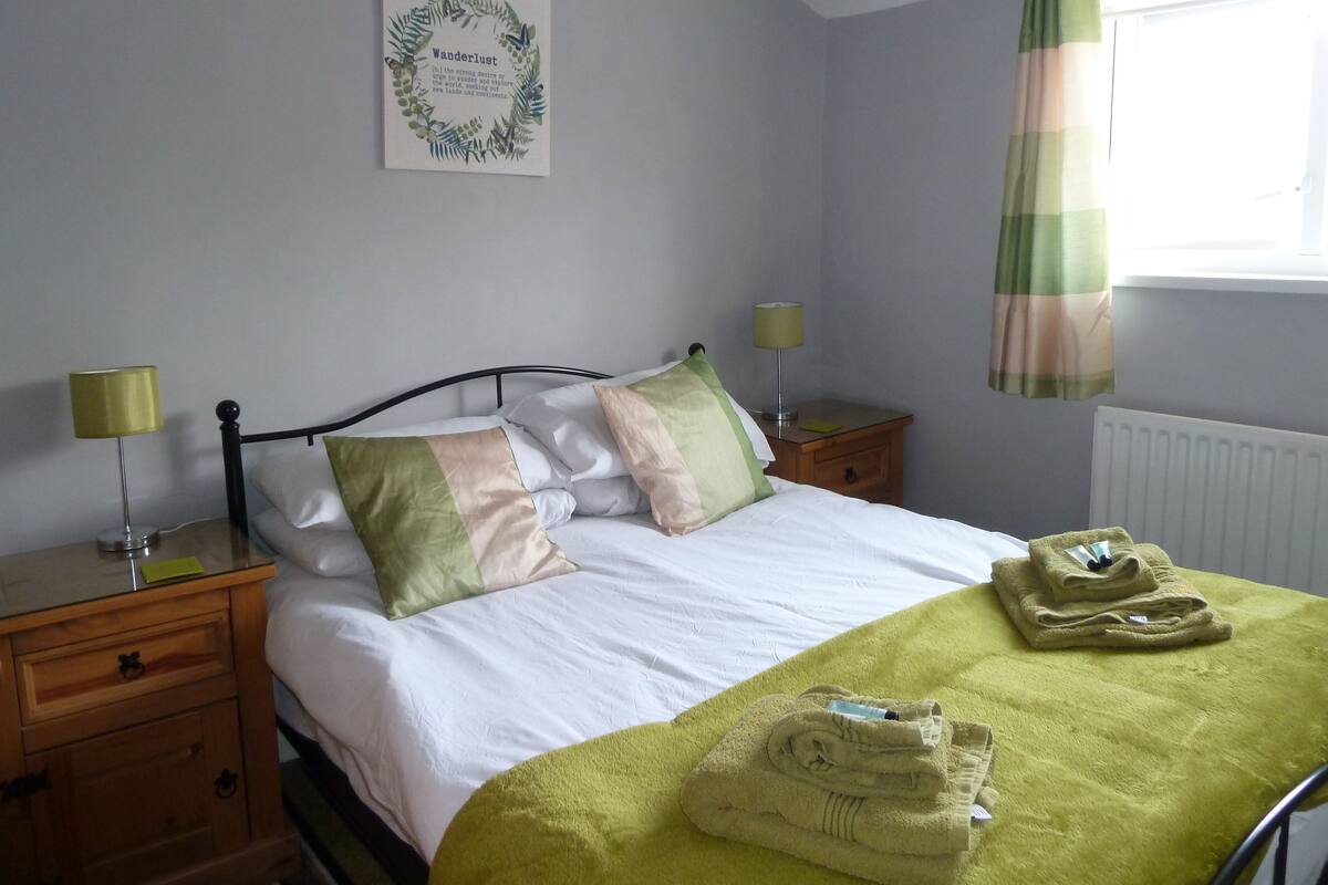 Wifi gratis y ropa de cama