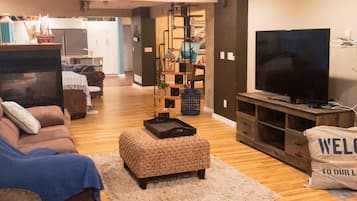 Smart TV, fireplace, DVD player, video library