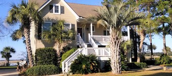 Beautiful Waterfront with Deep Water/Dock Float/Pier