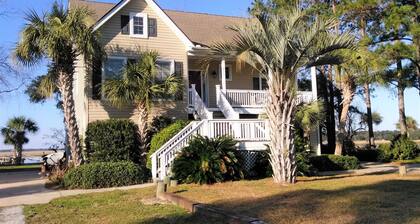 Beautiful Waterfront with Deep Water/Dock Float/Pier