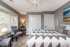 4 bedrooms, desk, iron/ironing board, free WiFi