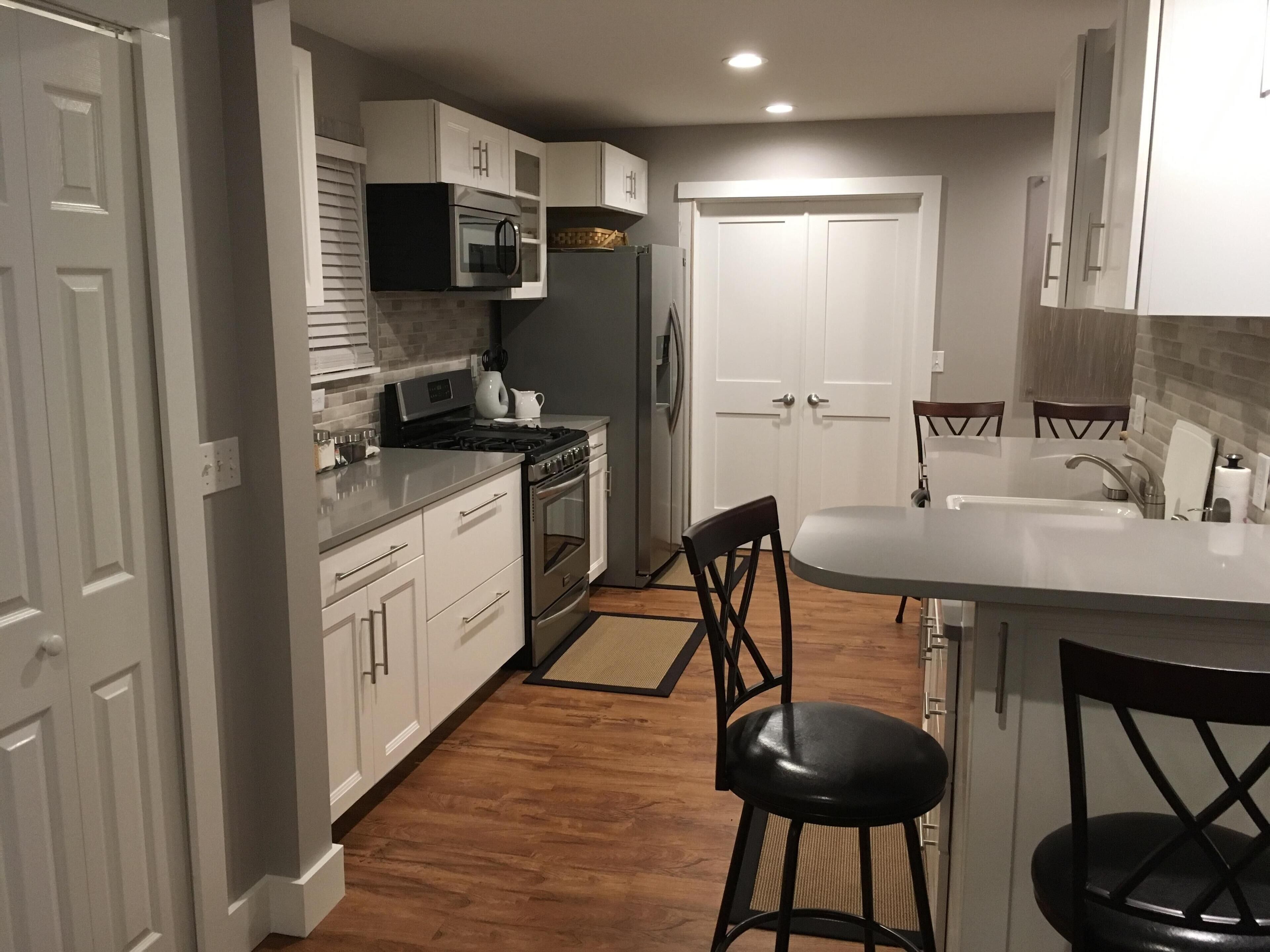 Cozy Cottage! All Sports Budd Lake near boat launch & neighborhood beach.