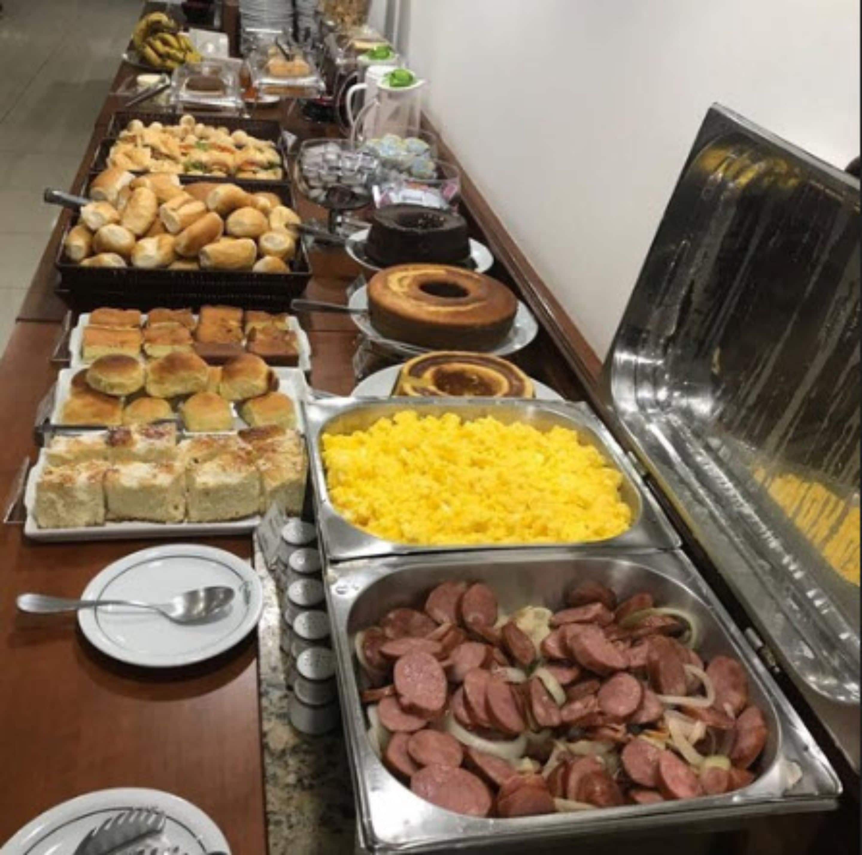 free daily continental breakfast