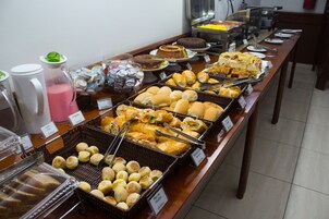 Desayuno continental incluido todos los días 