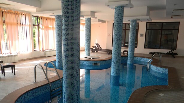 Indoor pool - Apartament 213 in Orbilux Hotel (Bansko)