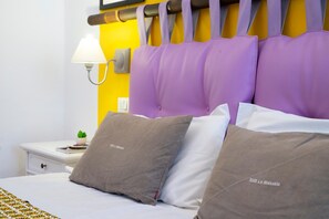 Schreibtisch, Babybetten, Zustellbetten, kostenloses WLAN