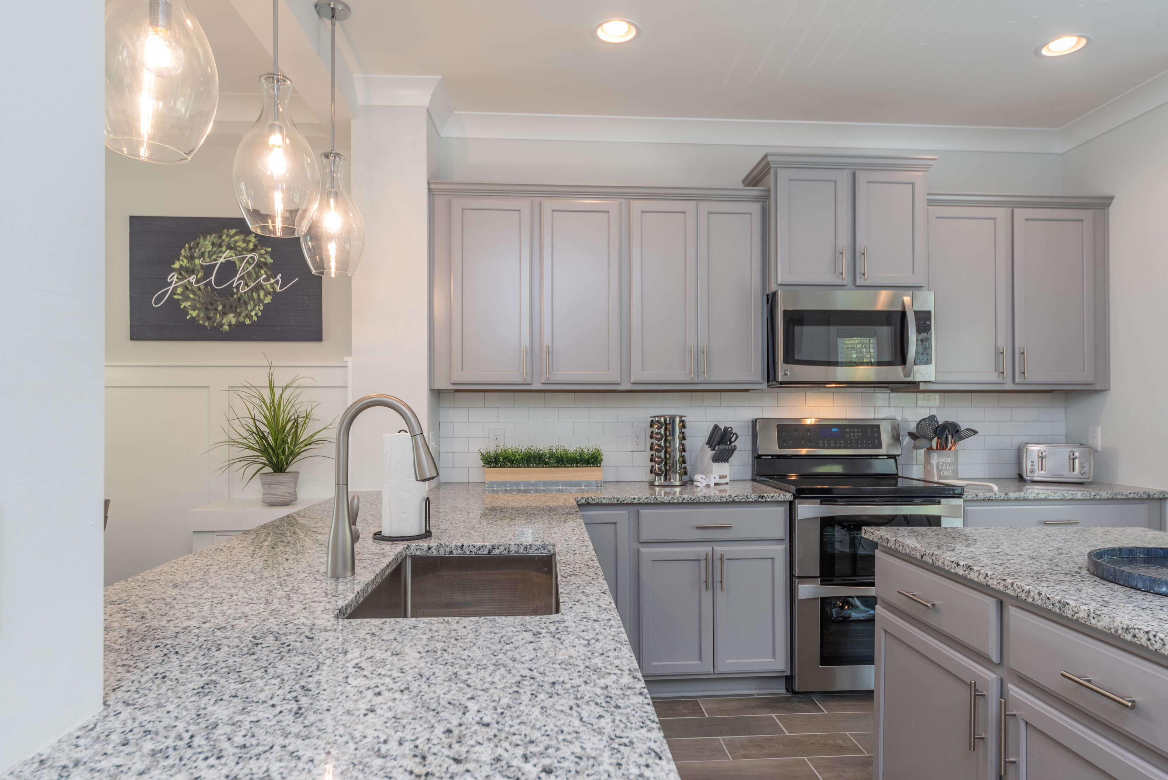 (42) NEWER BEACH HOUSE WITH HEATED POOL, ELEVATOR, KIDS ROOM, FREE EXCURSIONS