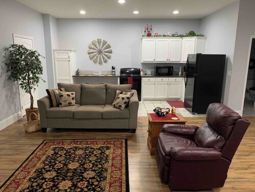 Yhden makuuhuoneen studio omalla tilallamme