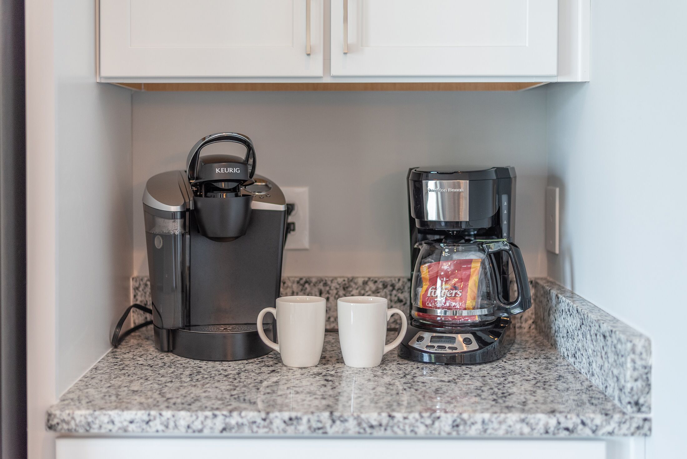 NEWER Beach House, Private Pool, Minecraft Kids Room Elevator, Walk to Putt Putt/Beach