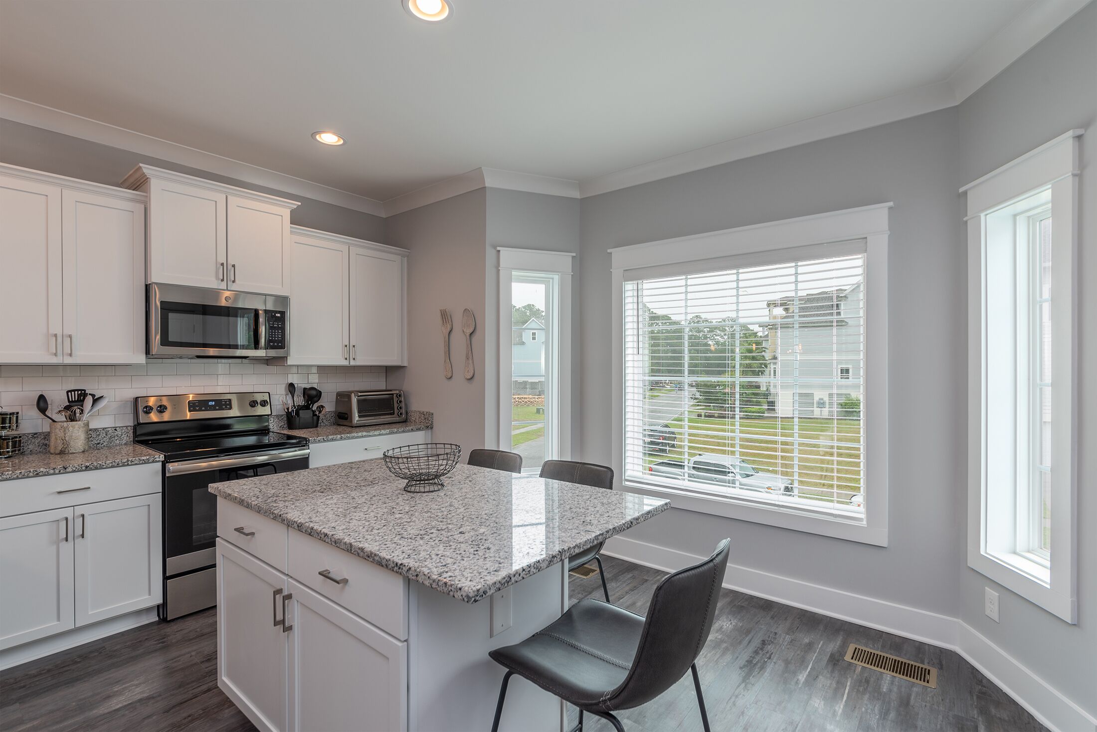 NEWER Beach House, Private Pool, Minecraft Kids Room Elevator, Walk to Putt Putt/Beach