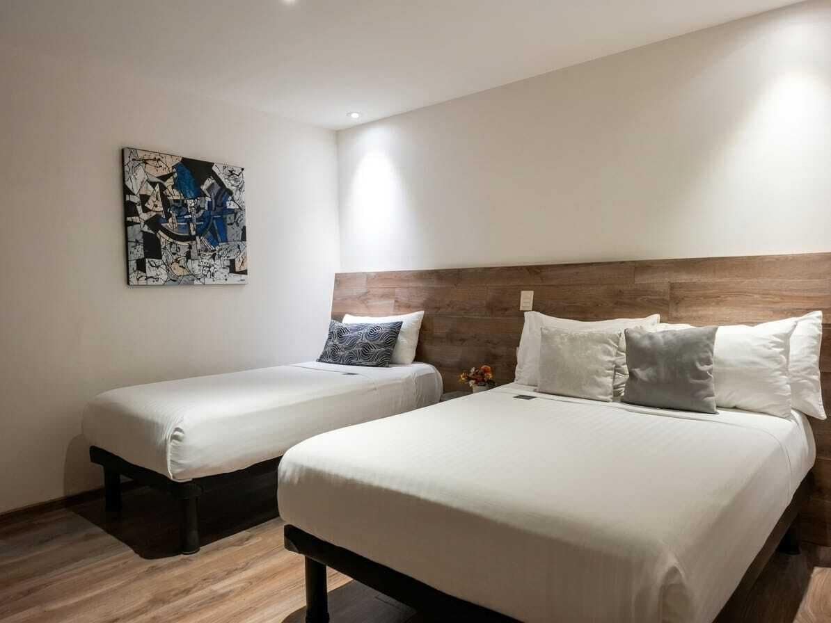Foto - ROOM Hotel & Suites