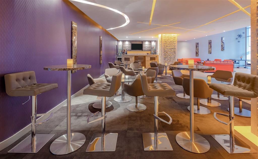 Petit déjeuner, déjeuner et dîner servis sur place