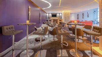 Petit déjeuner, déjeuner et dßner servis sur place