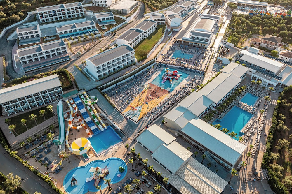 Caretta Paradise Resort & Waterpark