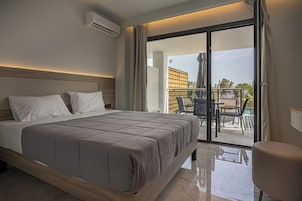 Superior Apartment, 1 Bedroom, Private Pool, Ground Floor (Swim Up) | In-room safe, iron/ironing board, free WiFi, bed sheets