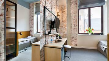 Habitación individual estándar | Caja de seguridad en la habitación y escritorio