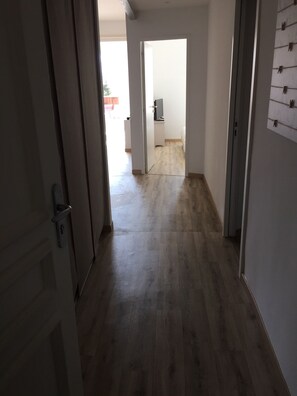 Interior - Apartment with terrace, pool (Lézignan-Corbières)