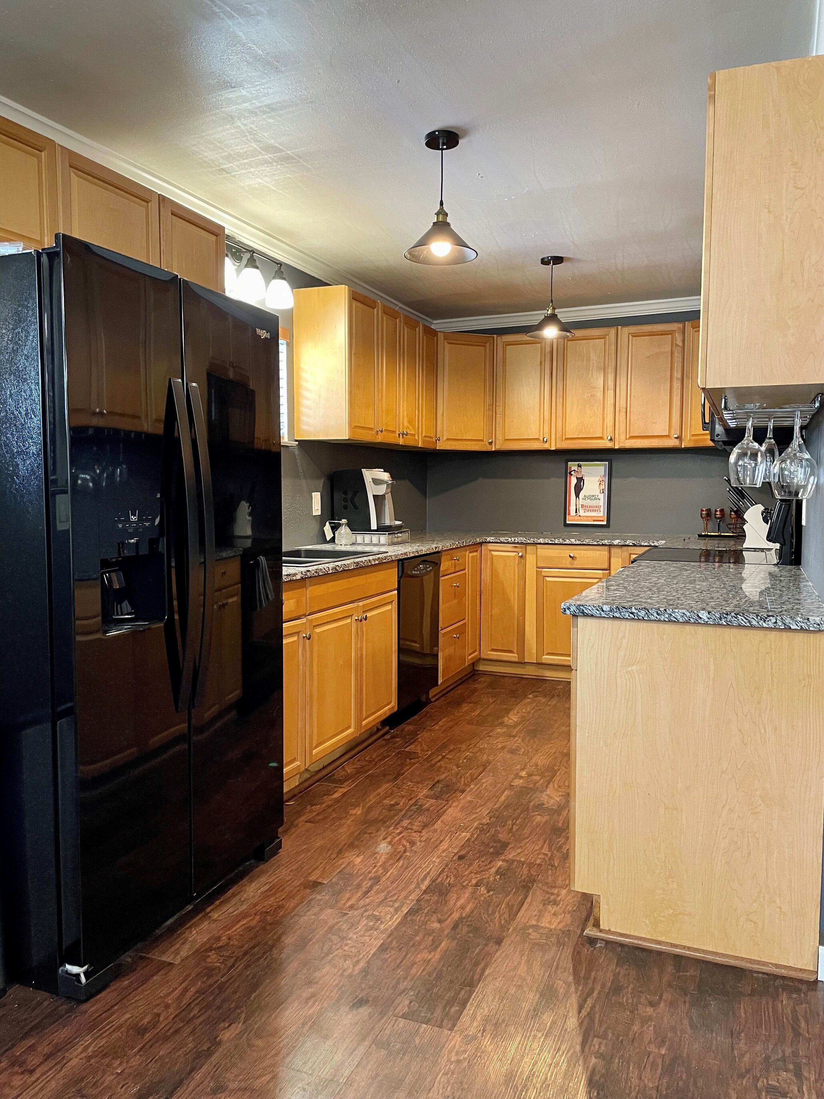 Cranes Cottages at Canyon Lake 2BR Dog-Friendly House