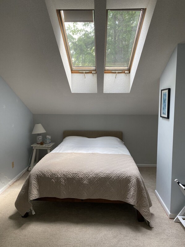 4 chambres, bureau, fer et planche Ă repasser, lit parapluie