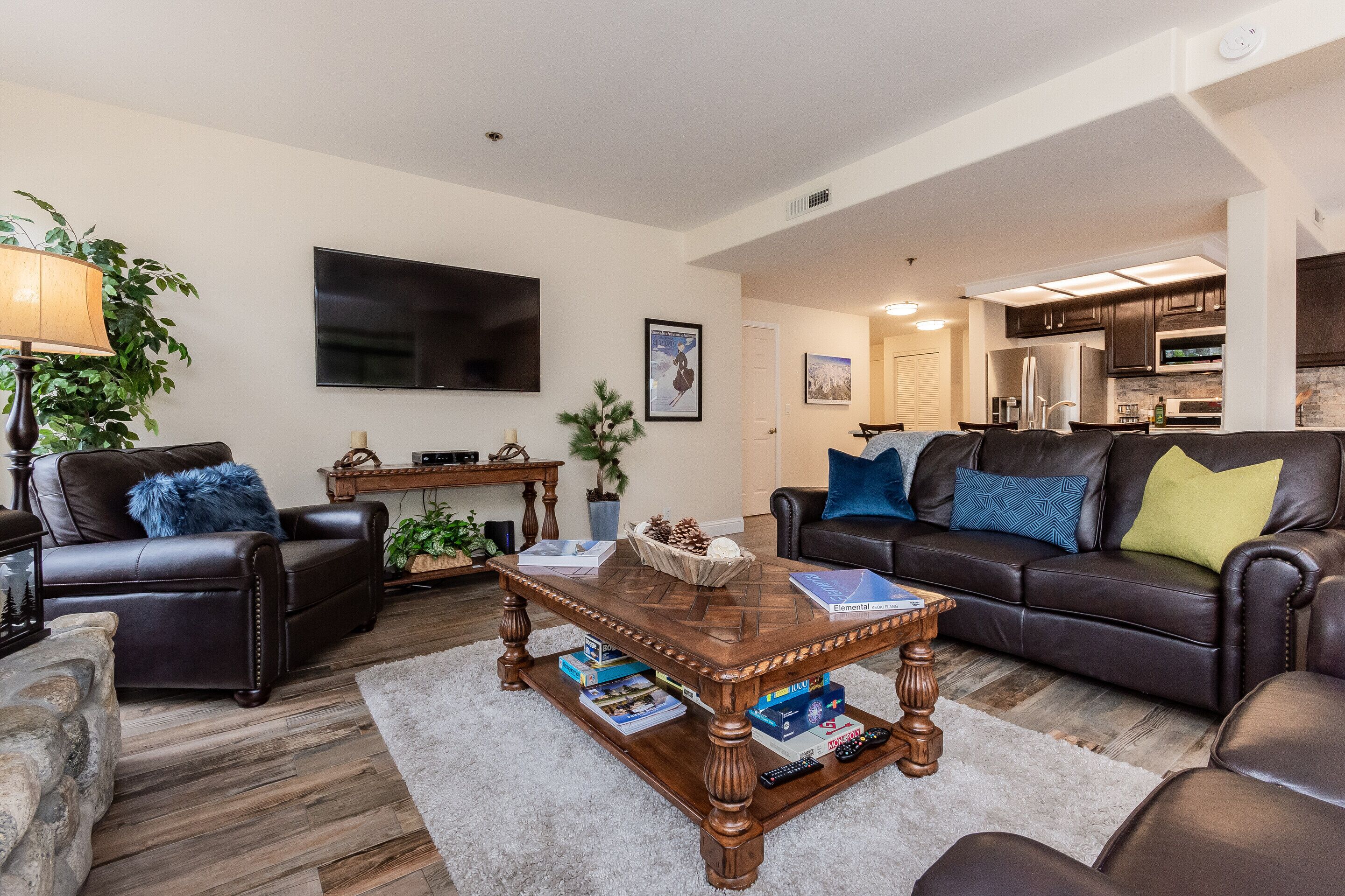 5-Star Luxury, Fully Remodeled w/ Balcony. Near The Village & Biking Trails