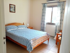 2 soverom og strykejern/-brett