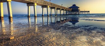 Stunning ! J, Partial Side Gulf View, Walk to Beach, Sleeps 4