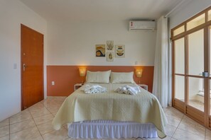 Deluxe Studio, 1 Double Bed, Non Smoking | Free WiFi, bed sheets - Pousada Carolina (Florianópolis)