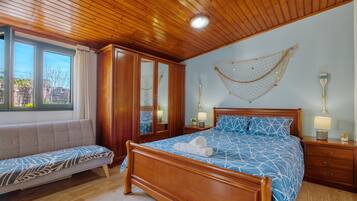 1 quarto, escrivaninha, quartos à prova de som